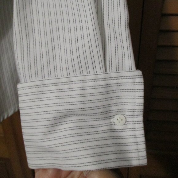 Worthington top NEW button down stretch, white w/black vertical lines size 18 - Picture 7 of 11